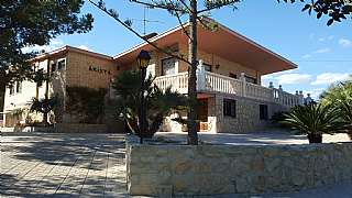 Casa en Calle concha espina, 37. Amplio chalet independiente con piscina y frontón Casa en Calle concha espina, 37. Amplio chalet independiente con piscina y frontón